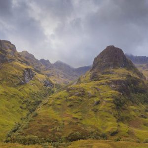 tony-tomlinson-photography-glencoe-scottish-highlands-the-three-sisters-mountains-landscape-2000x748