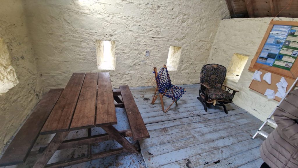 tony-tomlinson-photography, eilean-glas-lighthouse, bothy