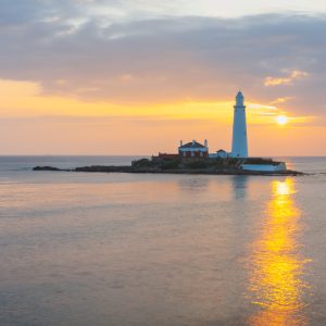 16 x 9. St Mary's Lighthouse, Northumberland, Seascape, Summer, sunrise